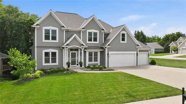 6190 N Nevada Avenue, Parkville, MO 64152