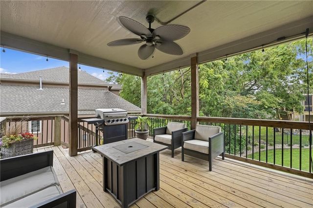 6190 N Nevada Avenue, Parkville, MO 64152