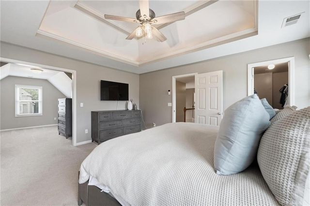 6190 N Nevada Avenue, Parkville, MO 64152