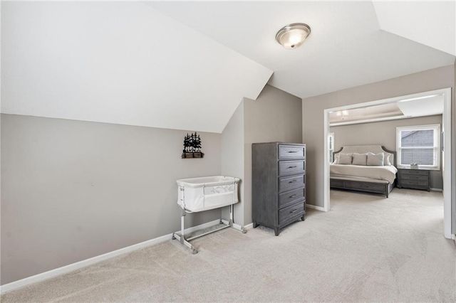 6190 N Nevada Avenue, Parkville, MO 64152