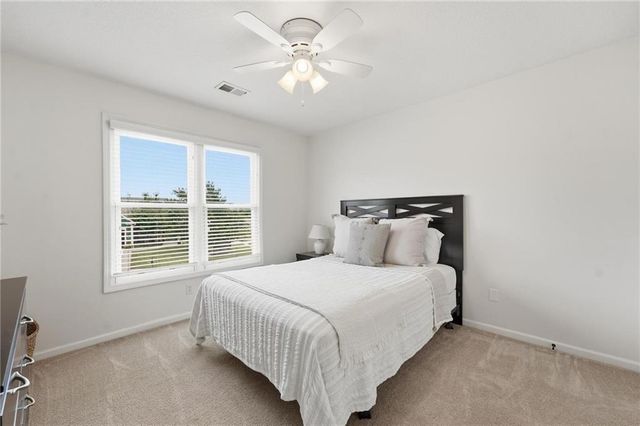 6190 N Nevada Avenue, Parkville, MO 64152
