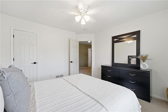 6190 N Nevada Avenue, Parkville, MO 64152
