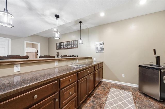 6190 N Nevada Avenue, Parkville, MO 64152