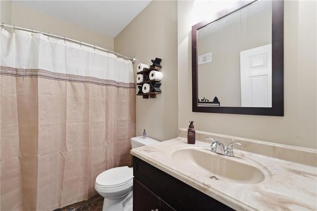 6190 N Nevada Avenue, Parkville, MO 64152
