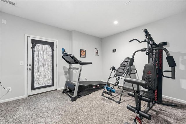 6190 N Nevada Avenue, Parkville, MO 64152