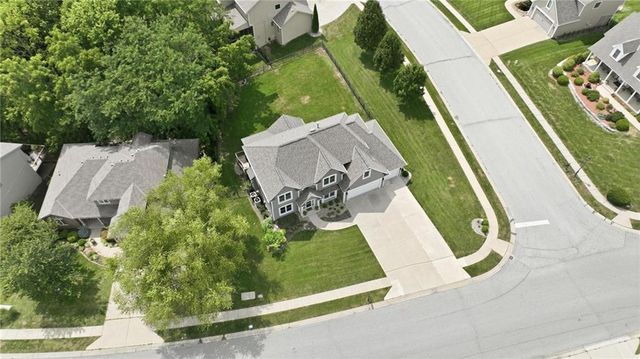 6190 N Nevada Avenue, Parkville, MO 64152