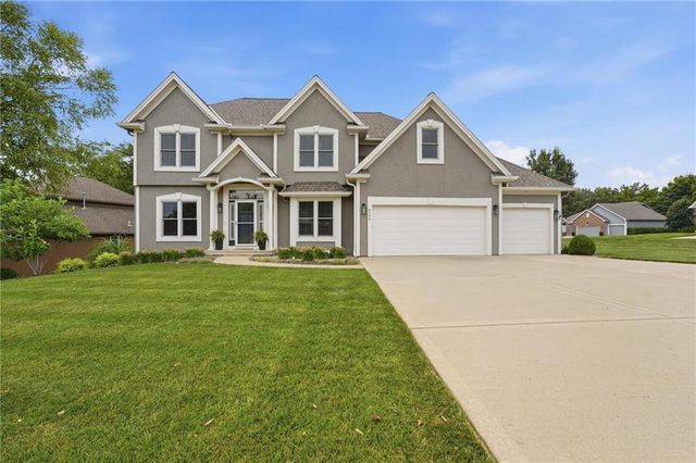 6190 N Nevada Avenue, Parkville, MO 64152