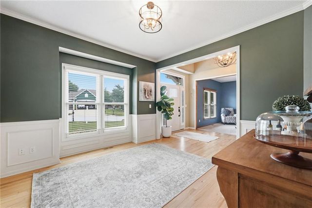 6190 N Nevada Avenue, Parkville, MO 64152