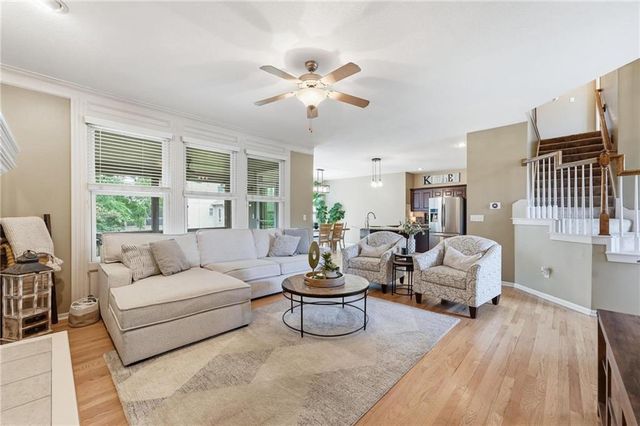 6190 N Nevada Avenue, Parkville, MO 64152