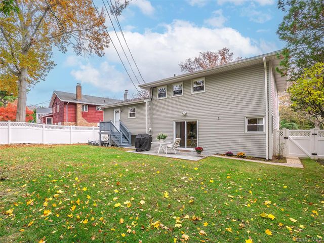 55 Driftwood Drive, Port Washington, NY 11050