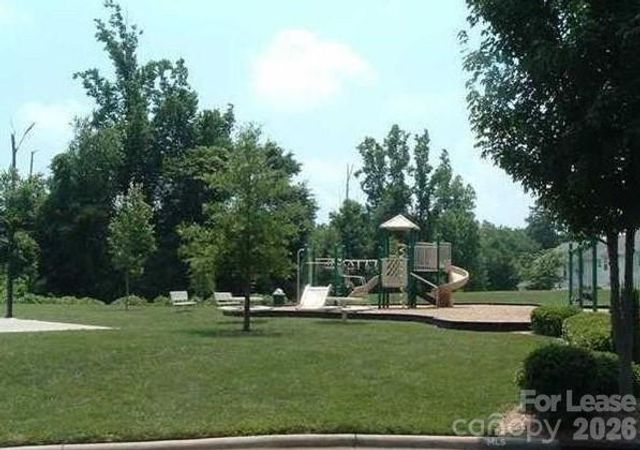 18710 Oakhurst Boulevard 3A, Cornelius, NC 28031