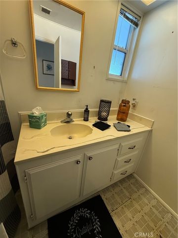 11250 Beach 139, Stanton, CA 90680