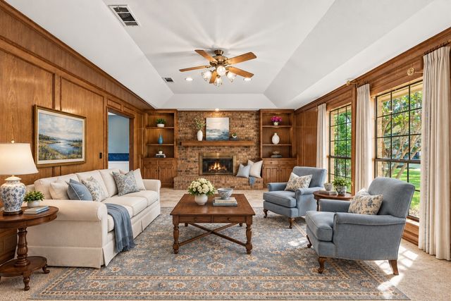 907 Rush Creek Drive, Allen, TX 75002