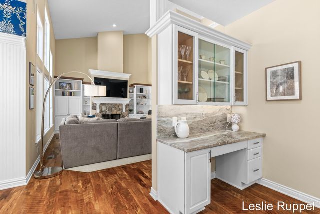 7913 Jonathan Woods Drive SE, Ada, MI 49301