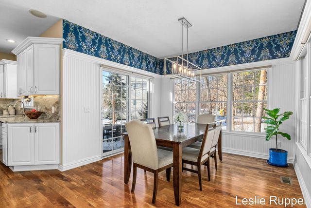 7913 Jonathan Woods Drive SE, Ada, MI 49301