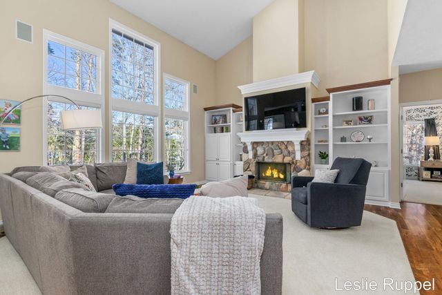 7913 Jonathan Woods Drive SE, Ada, MI 49301