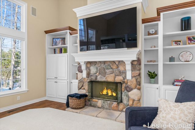 7913 Jonathan Woods Drive SE, Ada, MI 49301