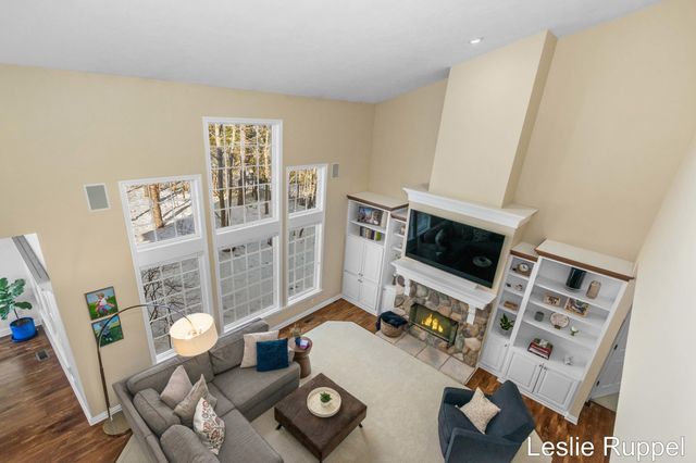 7913 Jonathan Woods Drive SE, Ada, MI 49301