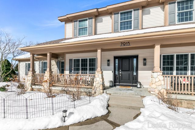 7913 Jonathan Woods Drive SE, Ada, MI 49301