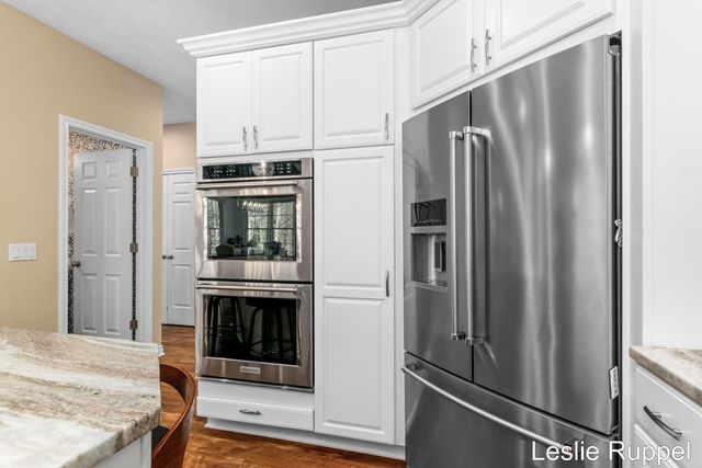 7913 Jonathan Woods Drive SE, Ada, MI 49301