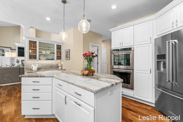 7913 Jonathan Woods Drive SE, Ada, MI 49301