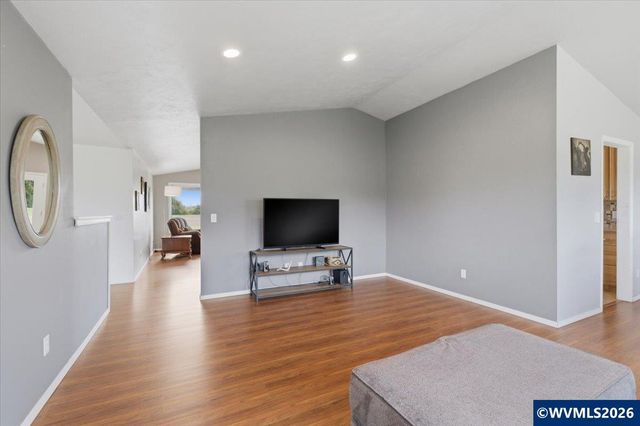 39129 Groshong Rd NE, Albany, OR 97321