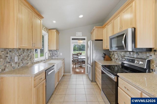 39129 Groshong Rd NE, Albany, OR 97321