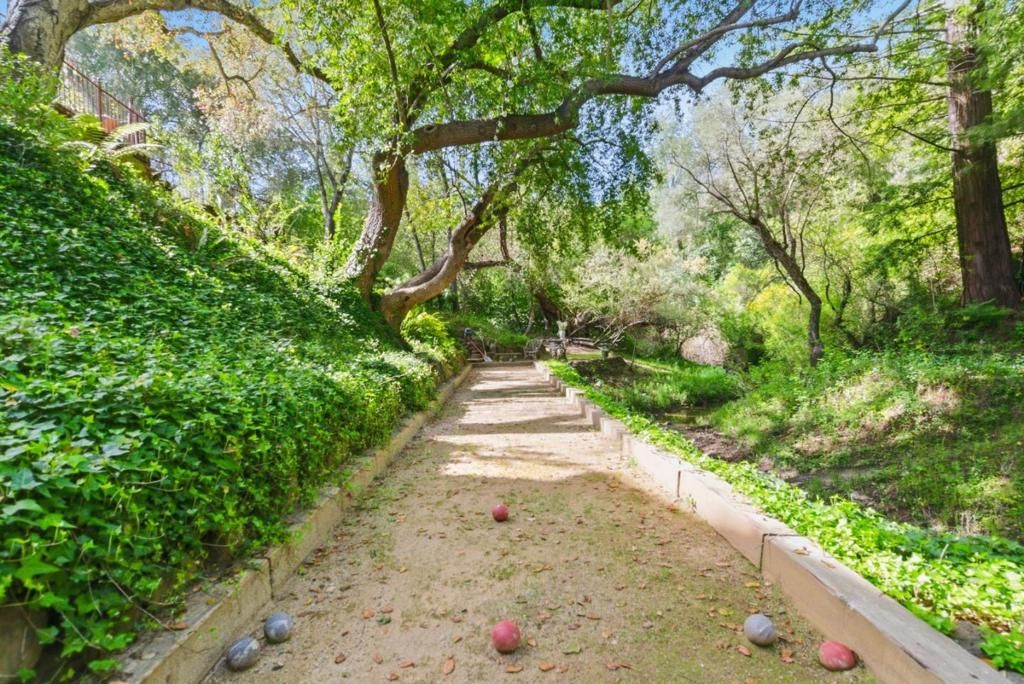 Image 34 of property listing at 13651 Pierce Road, Saratoga, CA 95070