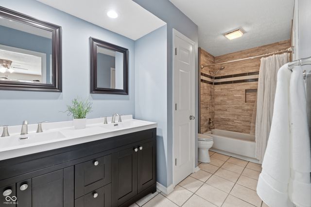 7548 Castleton Farms West Drive, Indianapolis, IN 46256