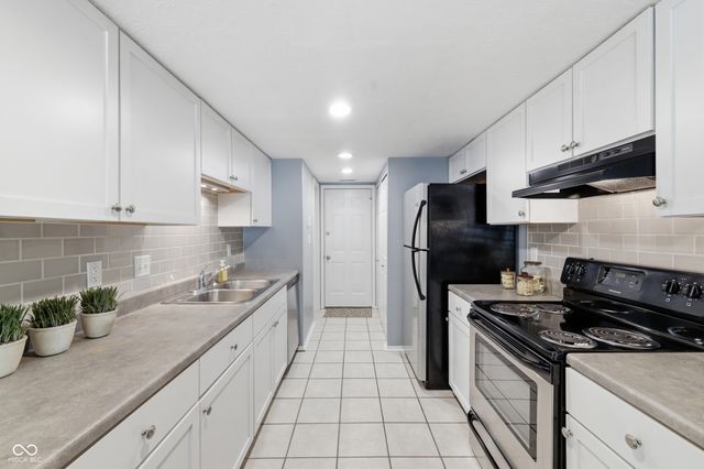 7548 Castleton Farms West Drive, Indianapolis, IN 46256