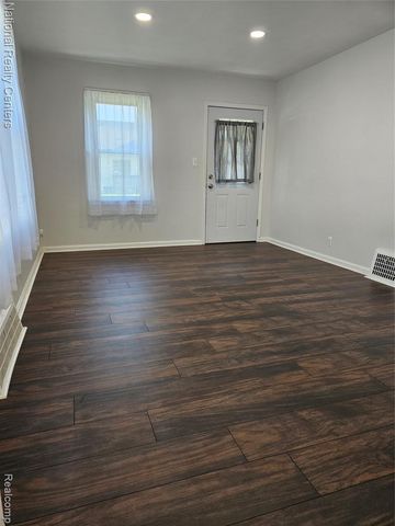 317 Michigan Avenue, Pontiac, MI 48342