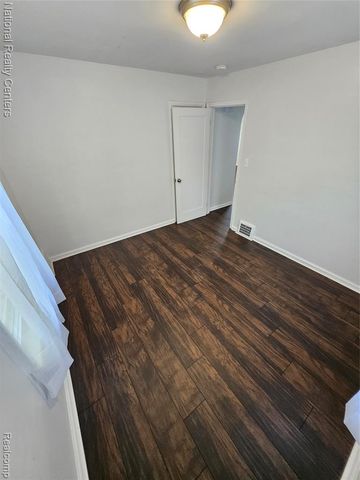 317 Michigan Avenue, Pontiac, MI 48342