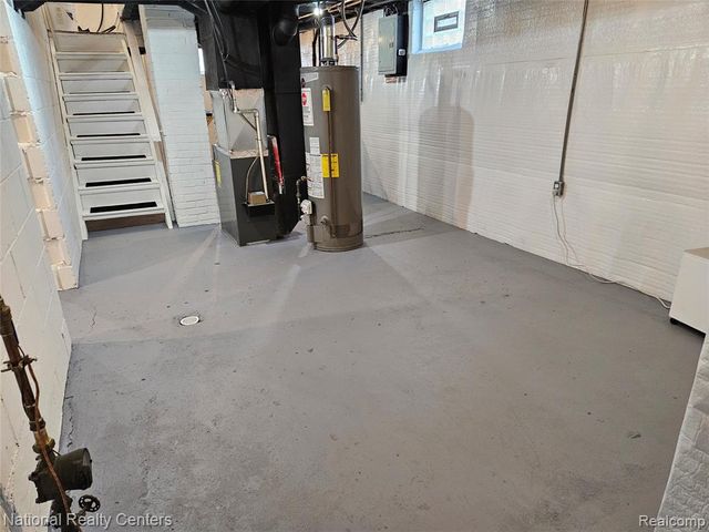 317 Michigan Avenue, Pontiac, MI 48342