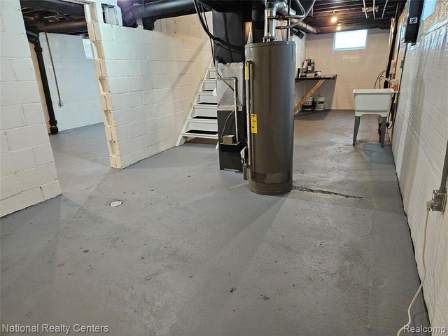 317 Michigan Avenue, Pontiac, MI 48342