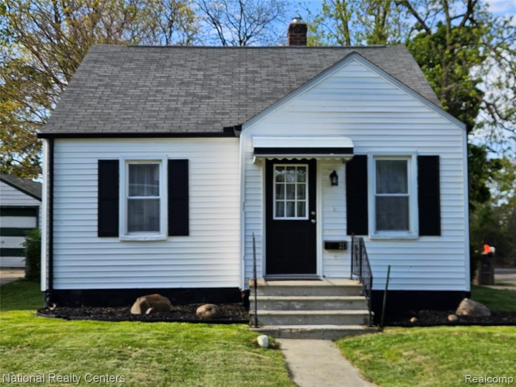 317 Michigan Avenue, Pontiac, MI 48342