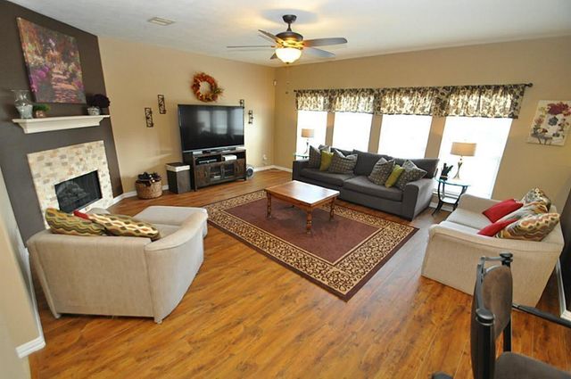 2931 Silver Landing Lane, Dickinson, TX 77539