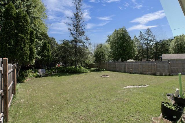 1738 N ERB STREET, Appleton, WI 54911