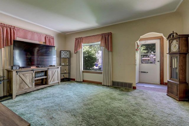 1738 N ERB STREET, Appleton, WI 54911