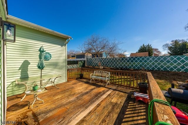 162 Rutherford Ave, Woodbridge Twp., NJ 07095