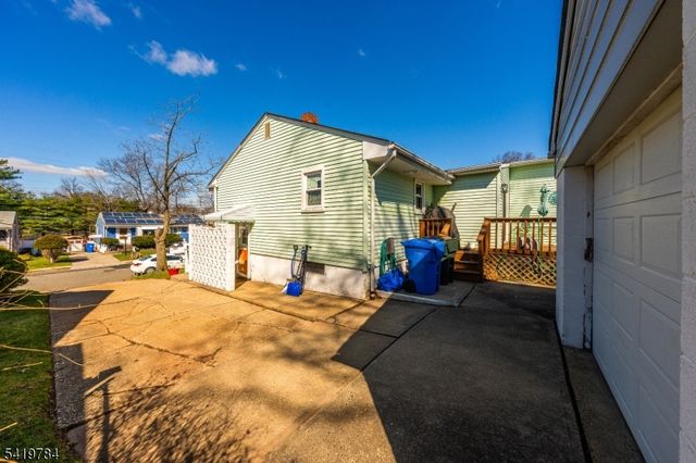 162 Rutherford Ave, Woodbridge Twp., NJ 07095