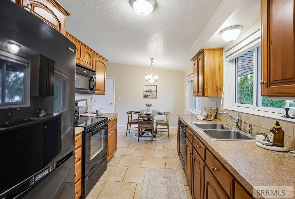 Image 16 of property listing at 1725 Rainier Street, Idaho Falls, ID 83402