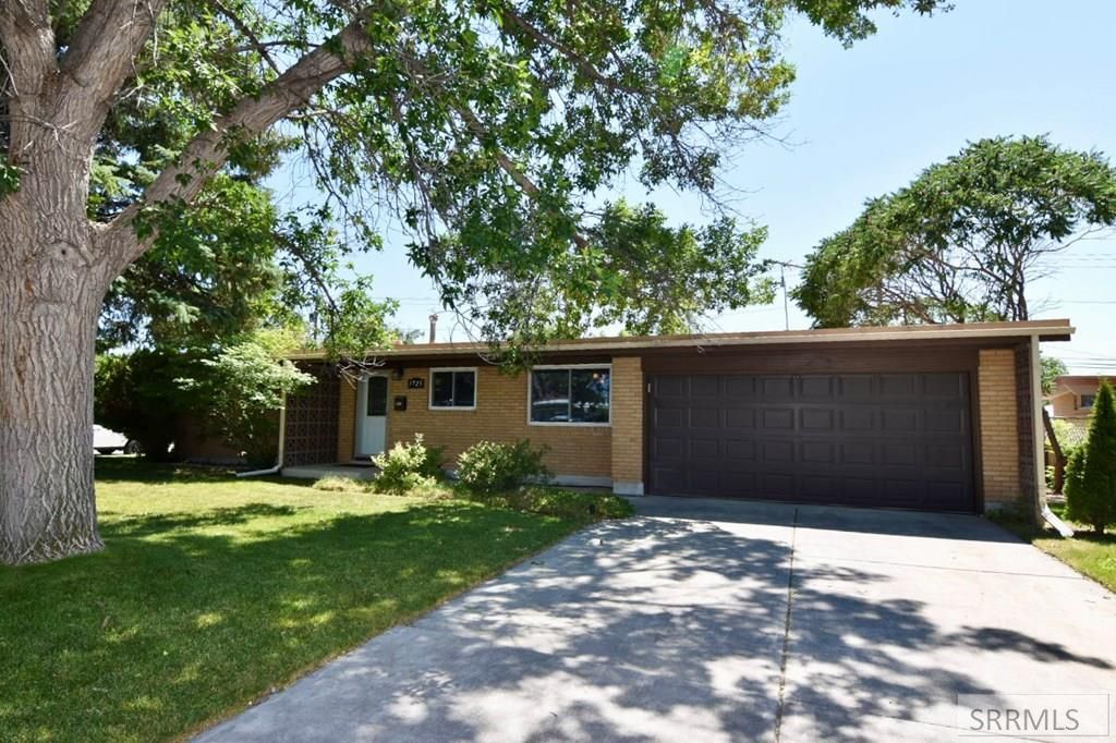 Image 2 of property listing at 1725 Rainier Street, Idaho Falls, ID 83402
