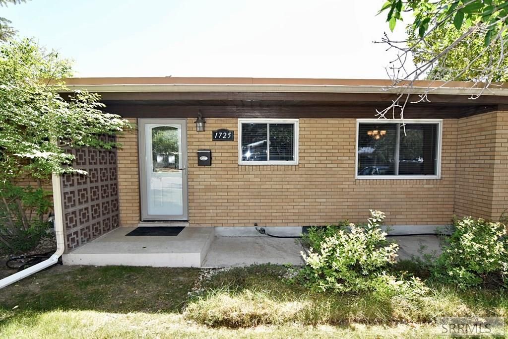 Image 3 of property listing at 1725 Rainier Street, Idaho Falls, ID 83402
