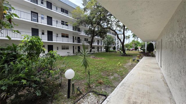 3360 Spanish Moss Ter 104, Lauderhill, FL 33319