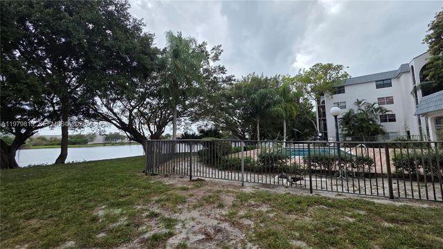 3360 Spanish Moss Ter 104, Lauderhill, FL 33319