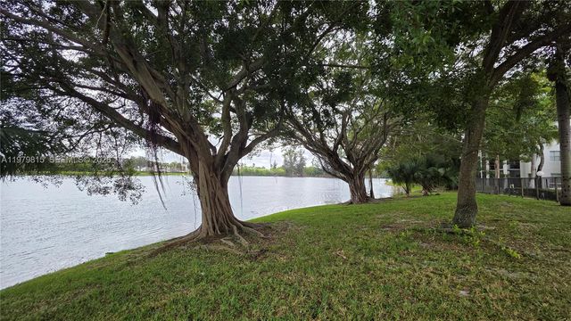 3360 Spanish Moss Ter 104, Lauderhill, FL 33319