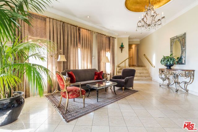 1424 N Crescent Heights Boulevard 48, West Hollywood, CA 90046