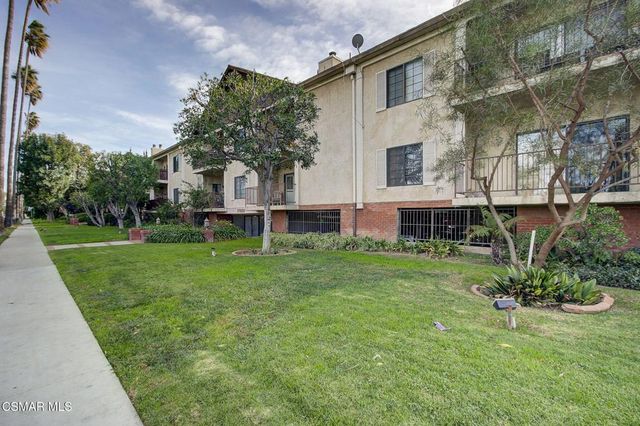 17522 Sherman Way 204, Van Nuys, CA 91406