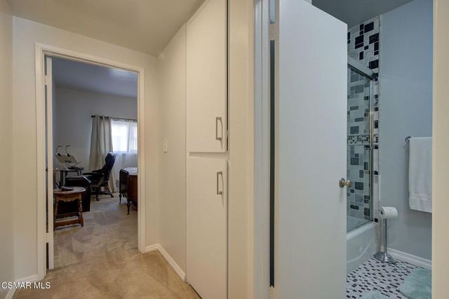 17522 Sherman Way 204, Van Nuys, CA 91406