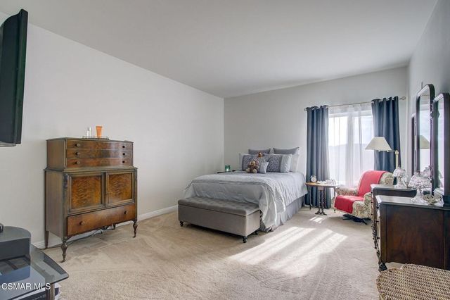 17522 Sherman Way 204, Van Nuys, CA 91406